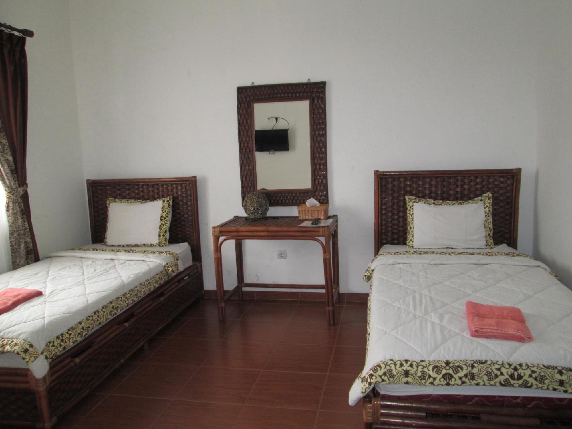 Osmond Villa Resort Lembang Kültér fotó