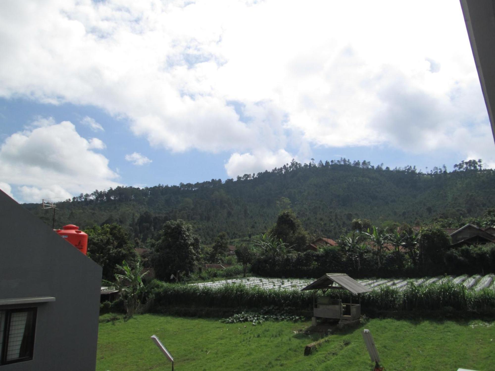 Osmond Villa Resort Lembang Kültér fotó