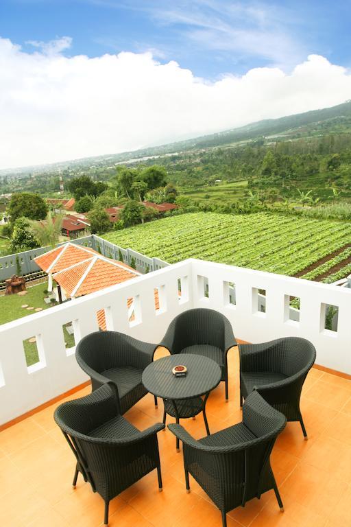 Osmond Villa Resort Lembang Kültér fotó
