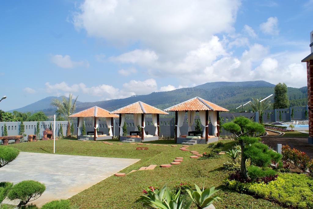 Osmond Villa Resort Lembang Kültér fotó