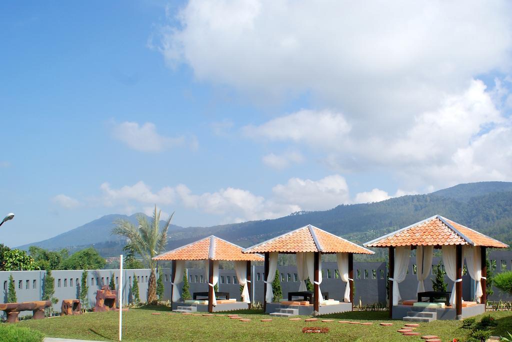 Osmond Villa Resort Lembang Kültér fotó